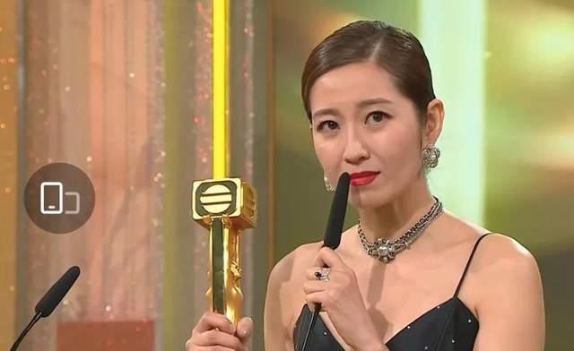 陈自瑶|陈自瑶获奖背后TVB暗藏2大心机：安排批过蔡思贝的江美仪为她颁奖