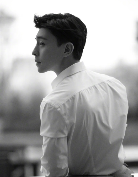 杨丞琳|肖战：我穿白衬衫好看，李现：我穿也好看，杨洋：我不配有名字？