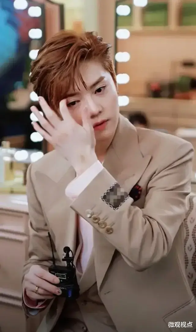 鹿晗|男明星化妆可以忍受，但鹿晗做美甲真是受不了，没有一点阳刚之气