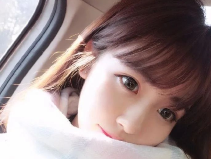 富二代|她美的王思聪遇到也得舔狗！老公却丑得像一桩冤案，她到底图他啥