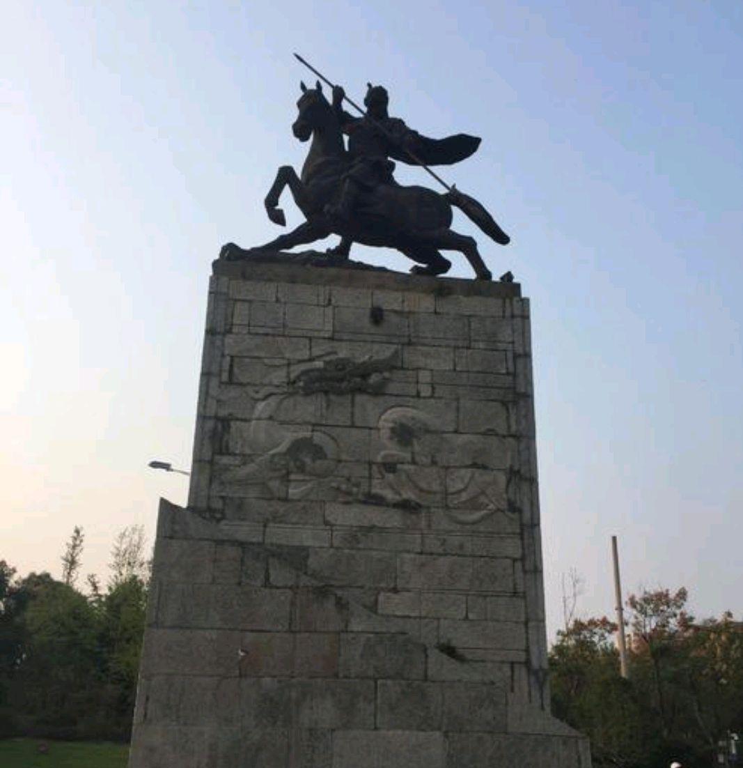 湖北奇案:被夫抛弃俏丽少妇误入风尘,贪美色小伙带她回家酿惨剧