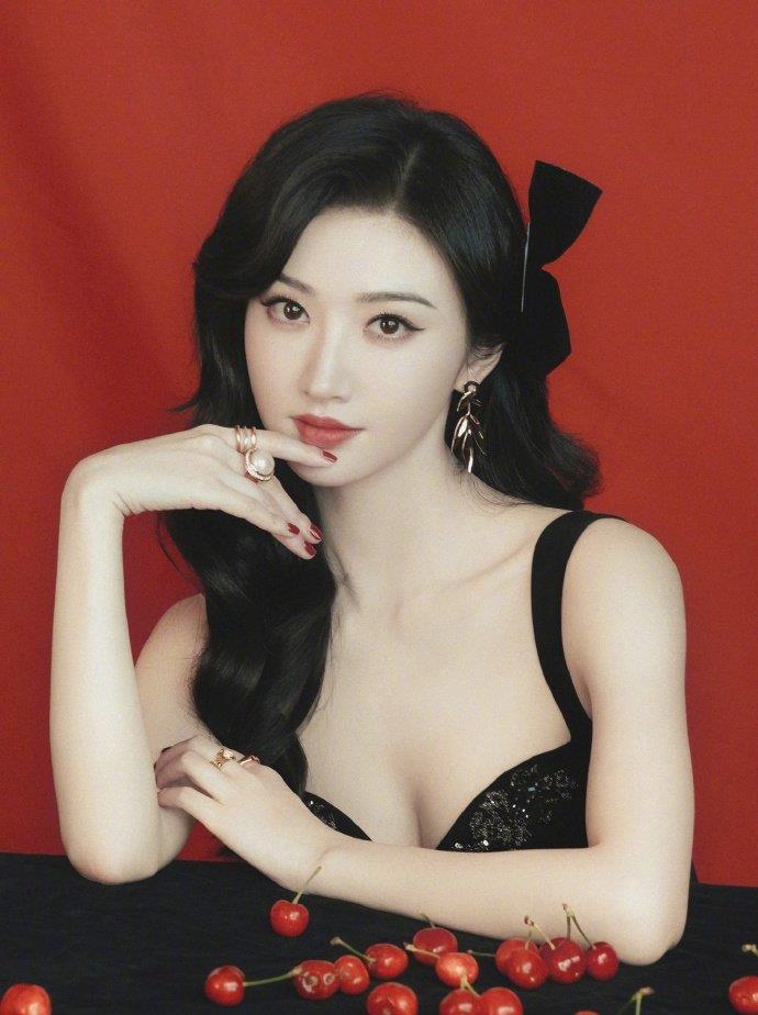 杨紫|明星爆料：杨紫，肖战，蔡徐坤，赵丽颖，杨幂，刘亦菲，大S