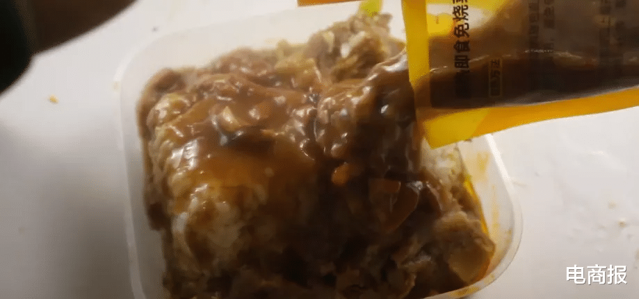  一单只挣0.58元！外卖老板抱头痛哭：活得还不如狗！