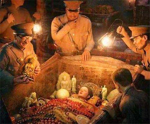 慈禧太后|慈禧嘴里那颗价值8亿的夜明珠，到底是什么来头？它如今又在哪？