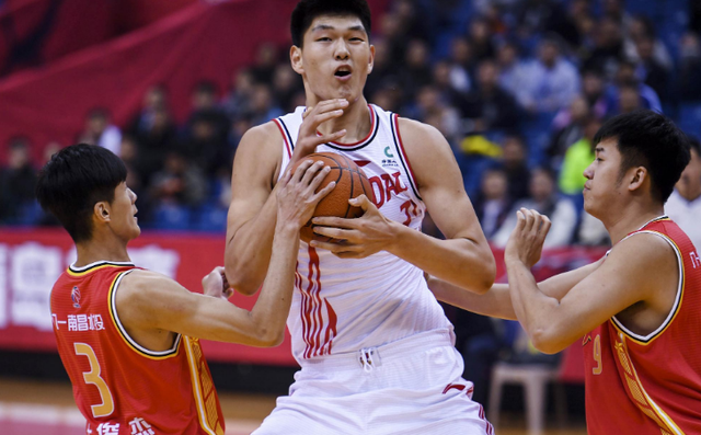 广东男篮|9分钟砍10+5!2.22米小姚明大爆发 他是广东队冲冠隐形王牌?