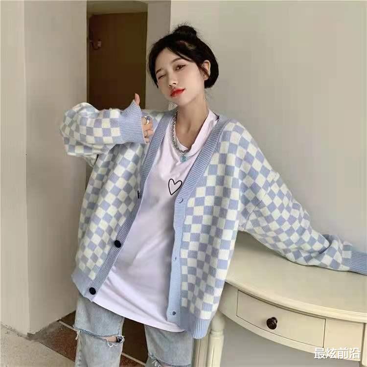 鞠婧祎|鞠婧祎太懂穿搭了，马甲搭短裤活力显瘦，不愧为“千年一遇美女”