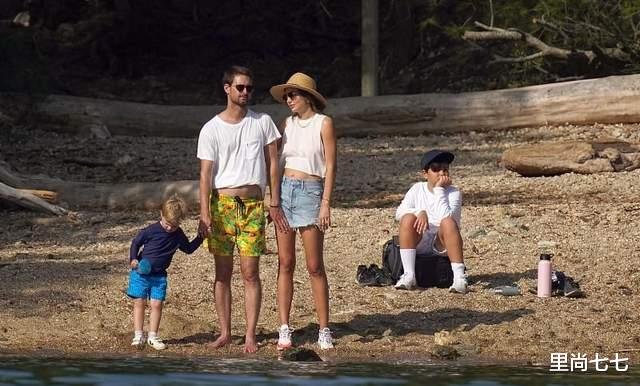 米兰达·可儿|米兰达可儿一家五口度假！二婚儿子首露正脸，幼子圆脸似长子翻版