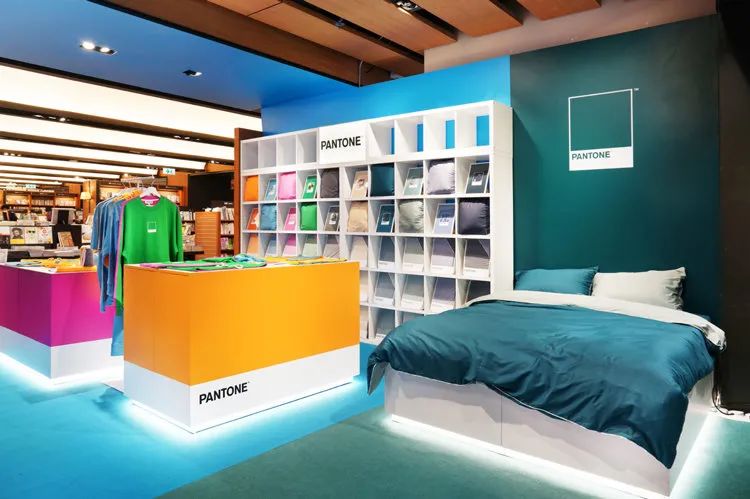 纺织服装时尚内参|请注意：PANTONE发布2021-2022秋冬十大流行色，美极了！