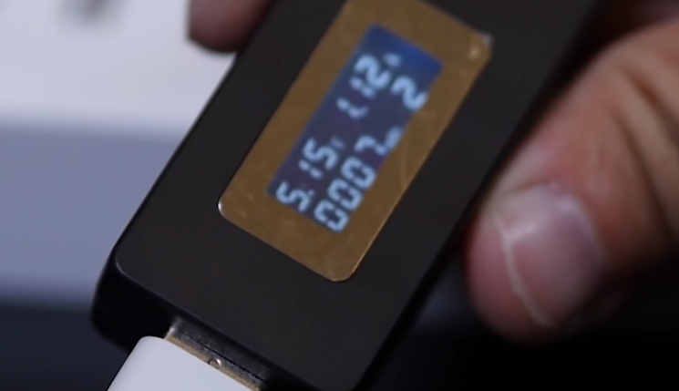  从科学的角度来解释，对着家里的电排尿尿，会不会触电身亡！