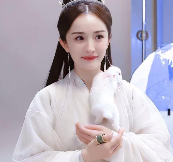 杨幂|能和女神同款，只有内衣了！杨幂狂扫折扣内衣，品牌是女孩们最爱