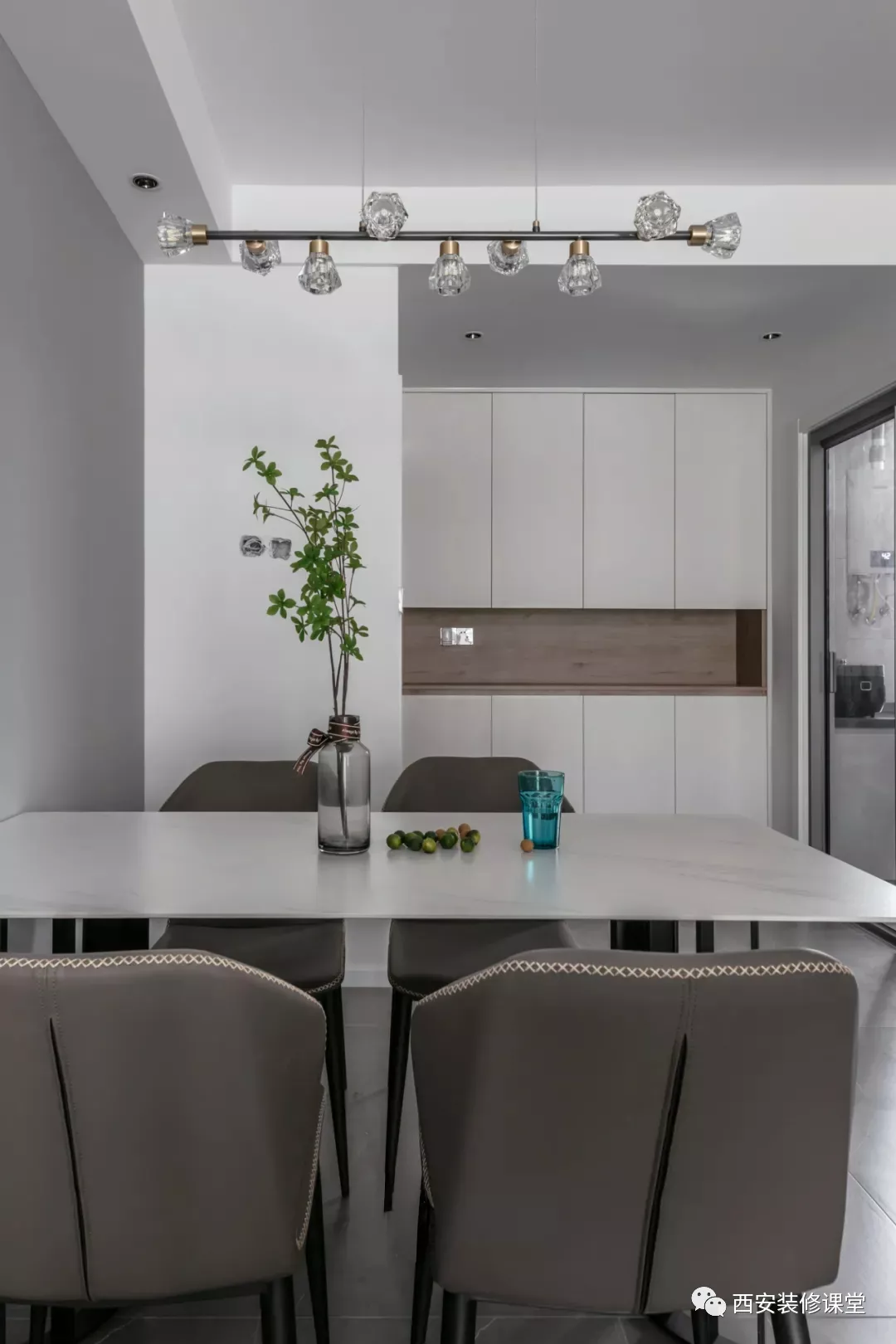 115㎡三室黑白灰，小改动成就衣帽间和干湿分离