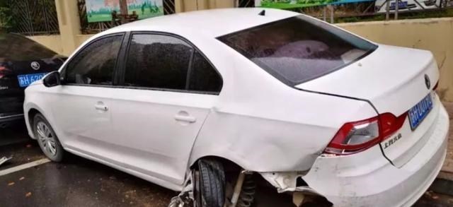 90后宝妈经验|车停在路边被撞，先报警还是先叫保险？了解一下，避免吃大亏