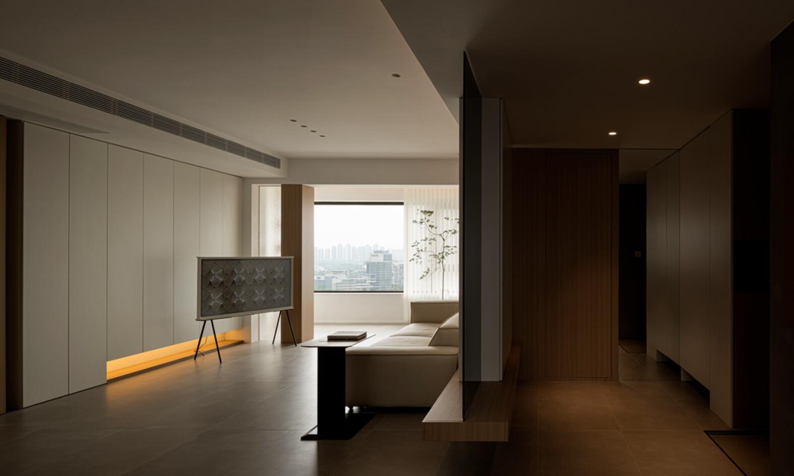 她以逆向思维改造玄关,本以为会缺少采光,最后发现我错了