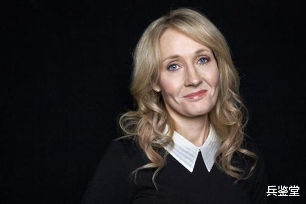 J.K.罗琳|因不够变态而显得格格不入！J.K.罗琳反对跨性别，遭英媒“封杀”