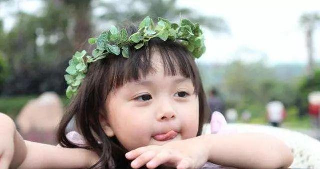 赵露思|张庭刚夸女儿长得高级，丈夫前妻晒出高颜值儿女，网友：差别太大