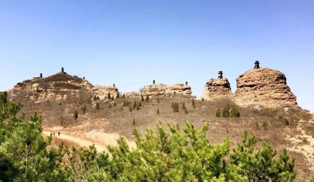 塔林 最被低估的古迹！辽宁这个村子有世界唯一一处记录佛祖一生的塔林