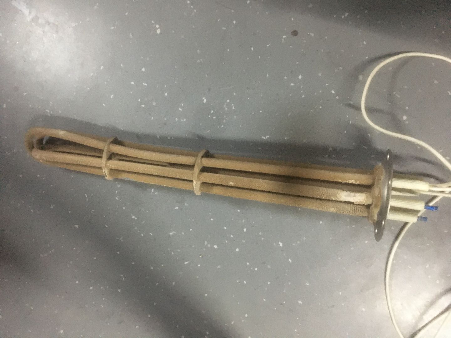 厨房设备的好用与否，平时的保养是关键，设备保养的水垢问题