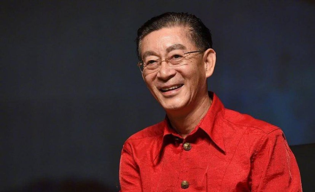 短视频剪辑开开心心每一天 中国唯一一个拥有两张身份证的人