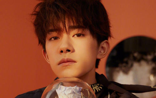 林满江|西北圈小公主凉了？四字易烊千玺奶二团？张卫健一开口破大防了？