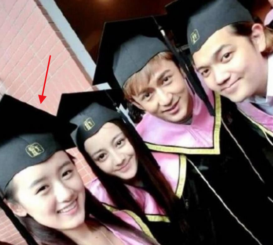 |以为没关系，其实是同学：宋茜苗苗还好，看到杨颖：怎么可能？