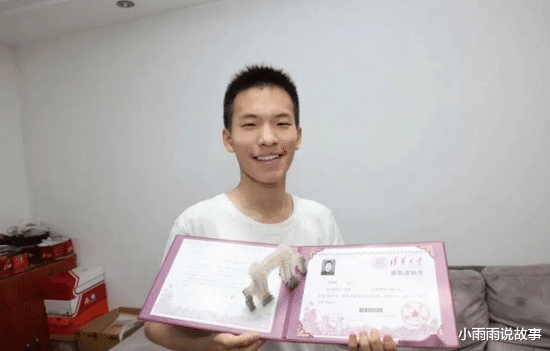 小雨雨说故事|双胞胎学霸,都考了652分,一个读北大,一个读清华