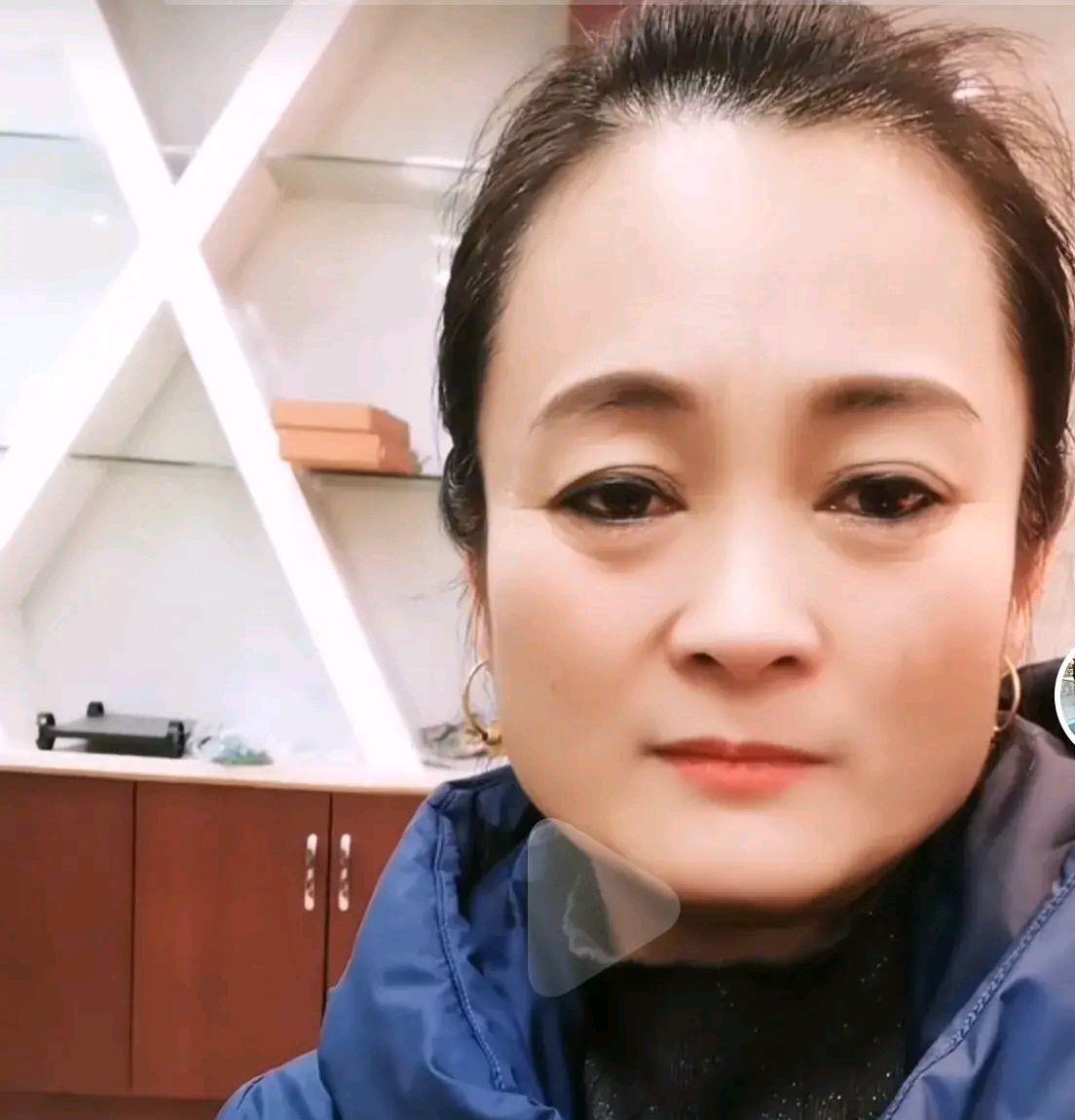 陈亚男|陈亚男妈妈力挺女儿？谢娜暗示自己不会倒？黄景瑜穿军装演爱情剧