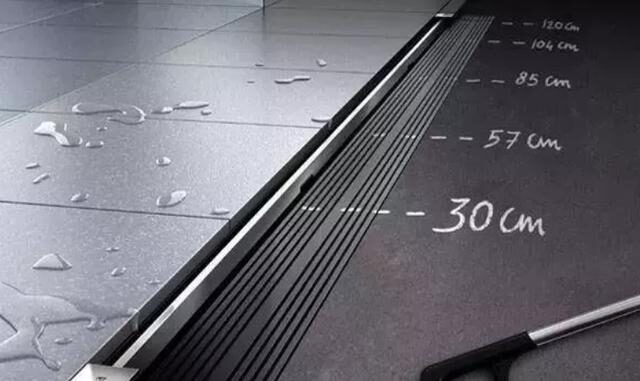 现在卫生间不流行装传统地漏了，聪明人都装这种，下水速度快10倍