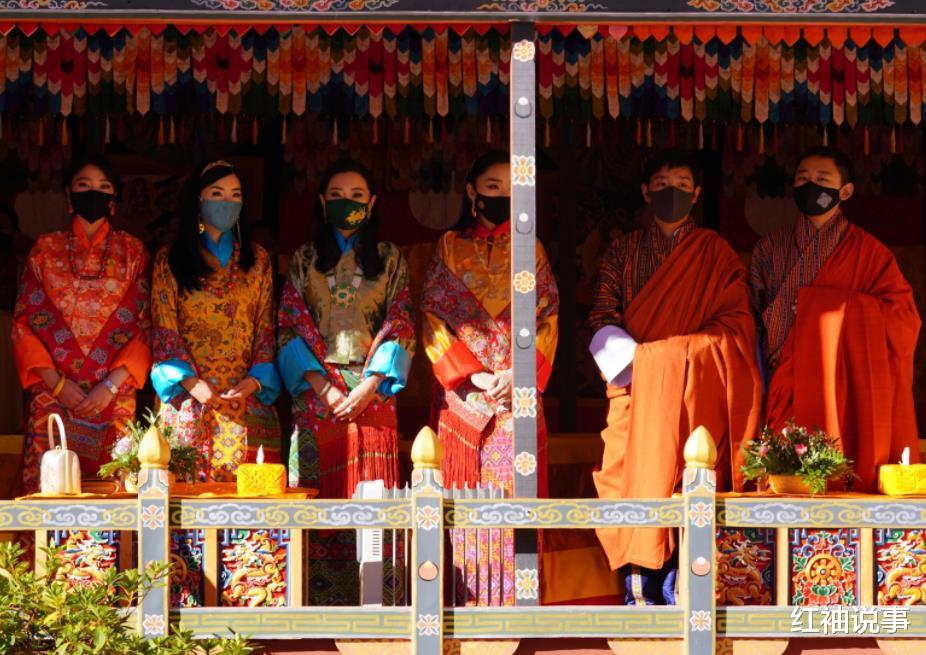 吴彦祖|不丹三代国王同框,66岁太上皇撞脸吴彦祖,王后是四位同胞姐妹