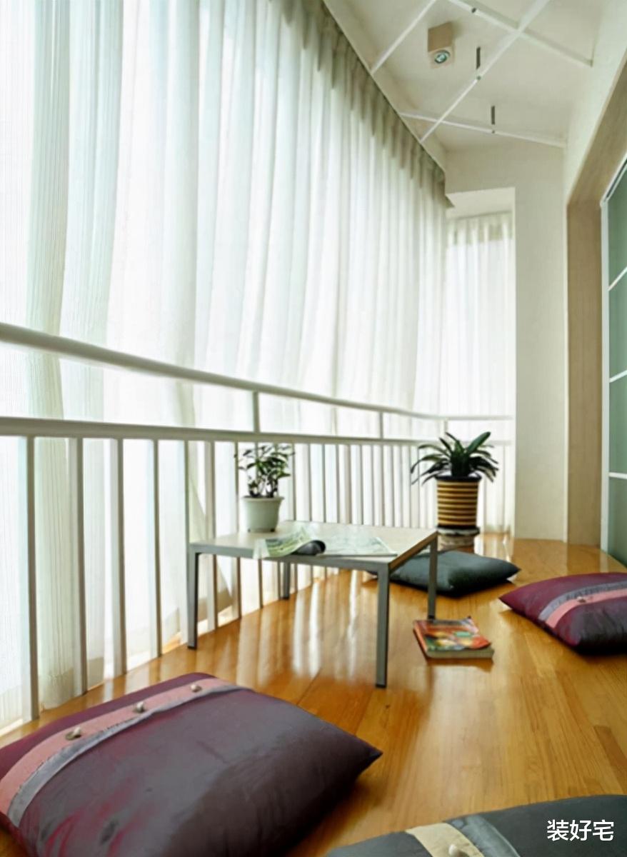 丢掉阳台推拉门之后,客厅瞬间就变得好高级!后悔没早知道