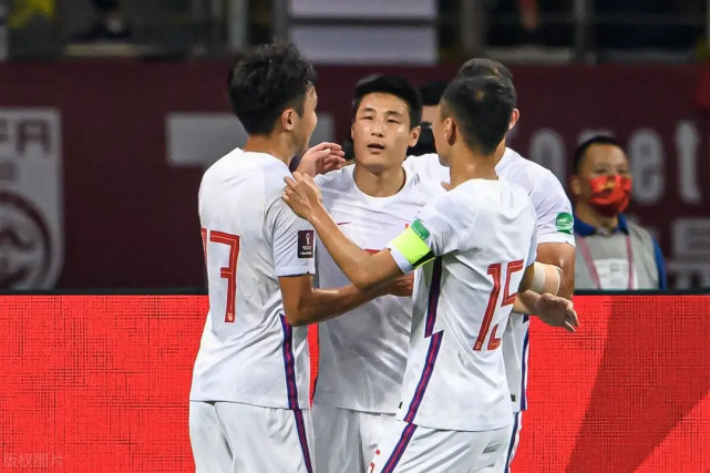 |伟大的2-1！韩国助攻国足晋级，CCTV直播生死战，李铁输球就下课