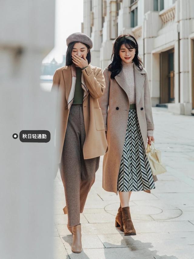穿衣搭配|被这对闺蜜圈粉了,复古又高级的棕色系,轻松穿出职场精英范