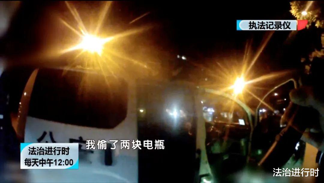 法治进行时 北京街头震撼一幕:老民警狂奔数百米追贼,曾当了22年战斗机飞行员