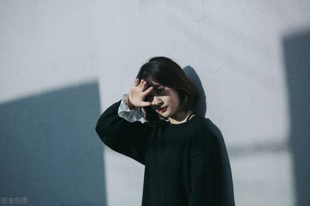文说情感|妻子偷偷处男闺蜜，丈夫发现当即要求离婚，妻子：只是好朋友！