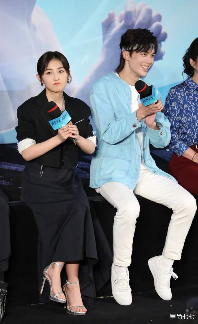 张子枫|新剧首映礼，郝蕾化浓妆变美艳“阿庆嫂”，张子枫吴磊造型不搭调