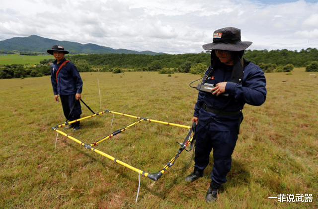 一菲说武器 农民无法种地的国家，土地里仍有800万枚未爆炸弹，一动土就爆炸