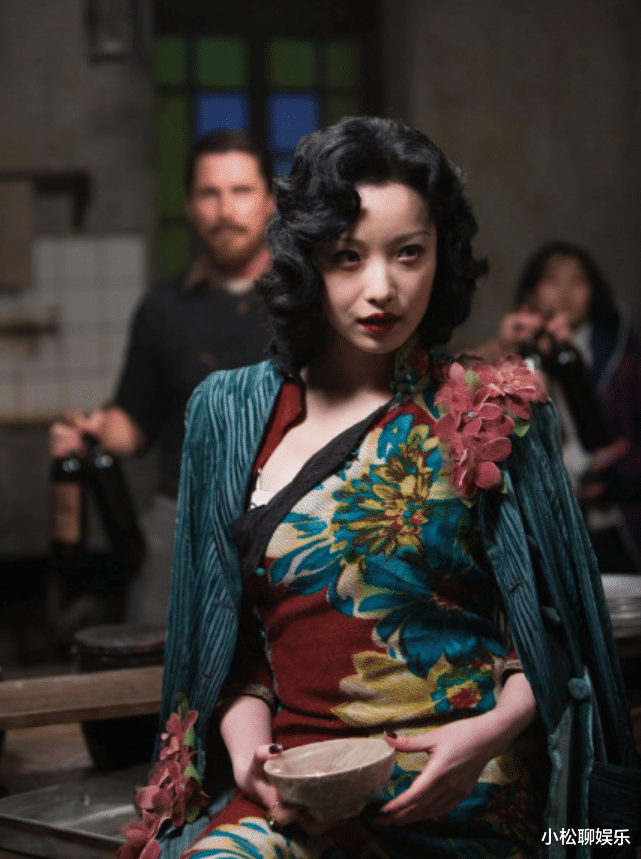 倪妮|倪妮晒出泳装照片,眉眼之间有一股风情,运动员剧本安排上