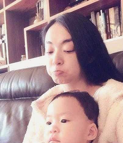 周星驰|她被周星驰扮丑女大红，可形象太深转型困难退圈，真人神似王祖贤