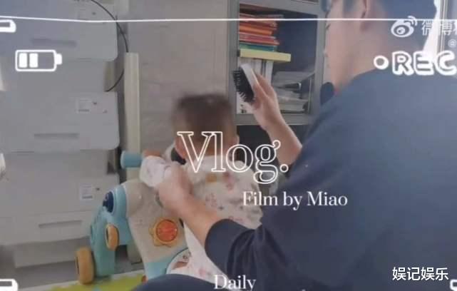 雪中悍刀行|苗苗晒一家三口日常,郑恺给女儿梳头超温馨,小公主英文名曝光