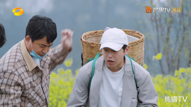 黄磊|《五哈》导演亲自出镜，挑衅黄磊隔空下战书，彭彭飘了？