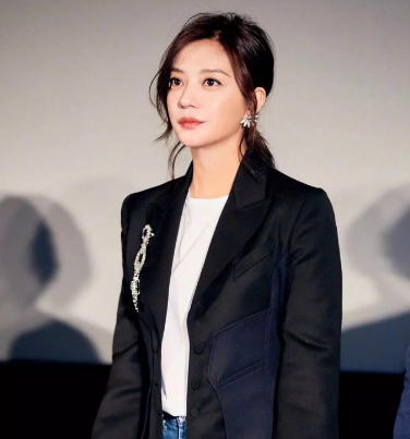 赵薇|42岁赵薇的亲哥哥曝光,难怪妹妹事业如此成功,网友:不得不服了