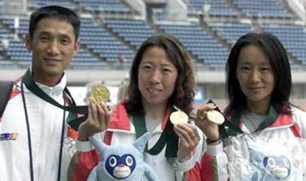 奶豆说育儿|21年前，王丽萍获得金牌后，现场无人庆祝，她绕场一周为自己祝贺