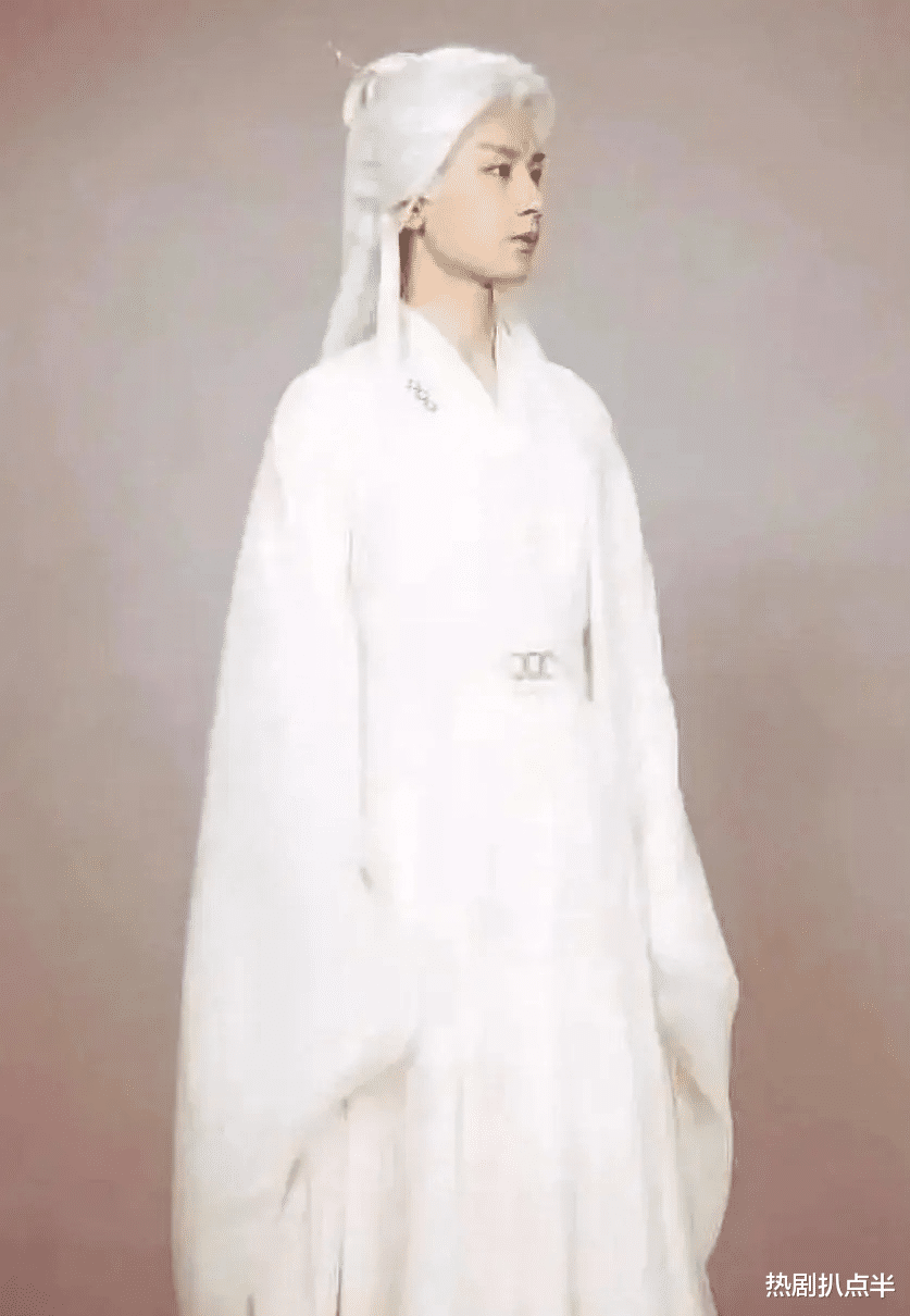 王鹤棣|同样是白发造型，王鹤棣成毅的不忍直视，还是他们hold住了