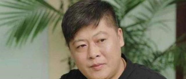 谢永强|乡爱谢永强妻子紧急住院,躺病床上面容憔悴打招呼,永强一脸担忧