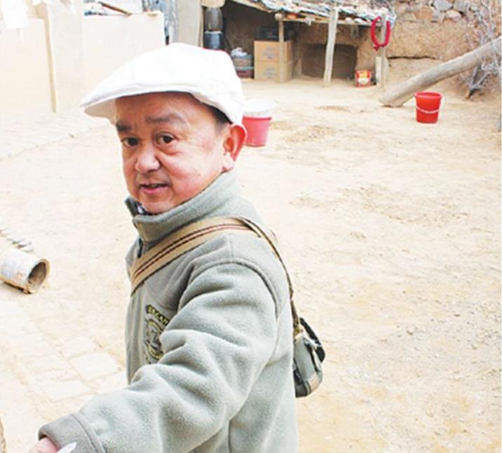 张伸|娱乐圈袖珍演员，1.24米的朱洁不敢生孩子，1.24米的刘永奇当老板