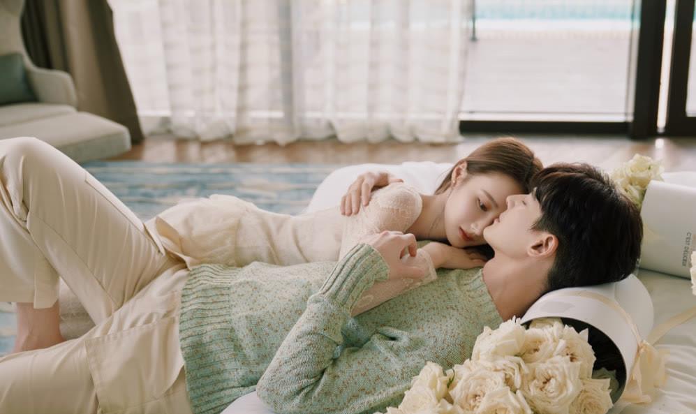 郭品超|44岁郭品超公布婚讯，将迎娶小19岁女友马泽涵，已在北京买下婚房