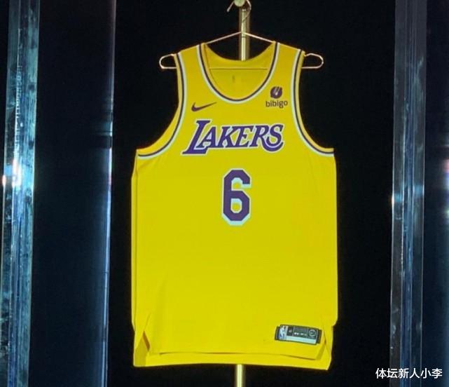 湖人队 早上10点,5年1亿美元大交易达成,湖人赚大了,珍妮乐开花