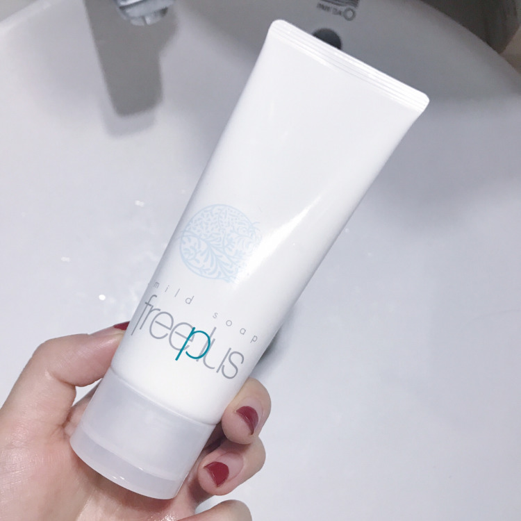 果果聊时尚|美白还补水,平价还大牌,这几款洗面奶也太划算了吧!