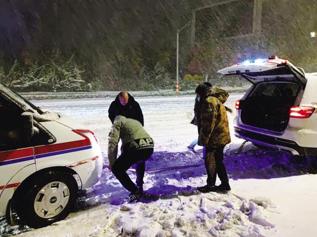 4772管核酸采集样本的风雪转运路