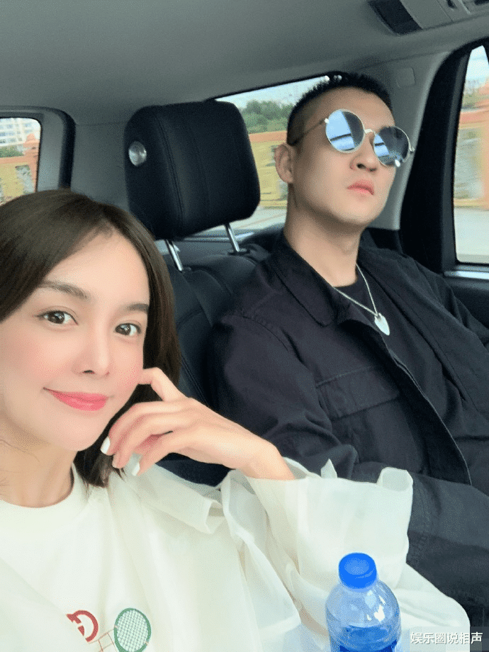 曹云金|相声演员曹云金新女友曝光，女方晒九宫格甜蜜自拍，鞋拔子脸太像赵本山