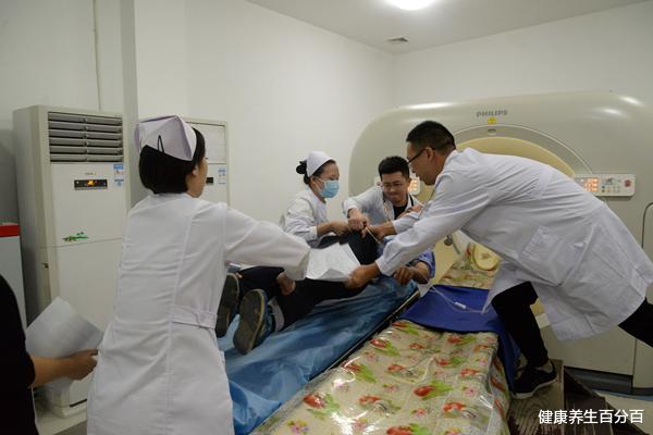健康养生百分百 中风有哪些高危因素？哪些可以预防？发作征兆如何？医生带你认识